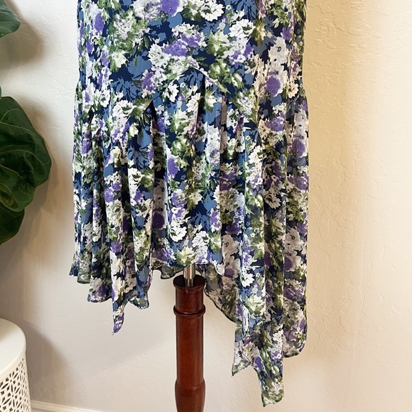 •ASTR• Floral Short Sleeve Asymmetrical Hem Midi Dress - Picture 5 of 13